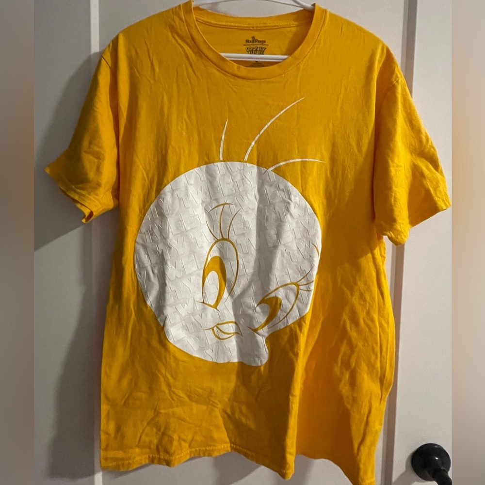 Looney Tunes Yellow Tweety tshirt